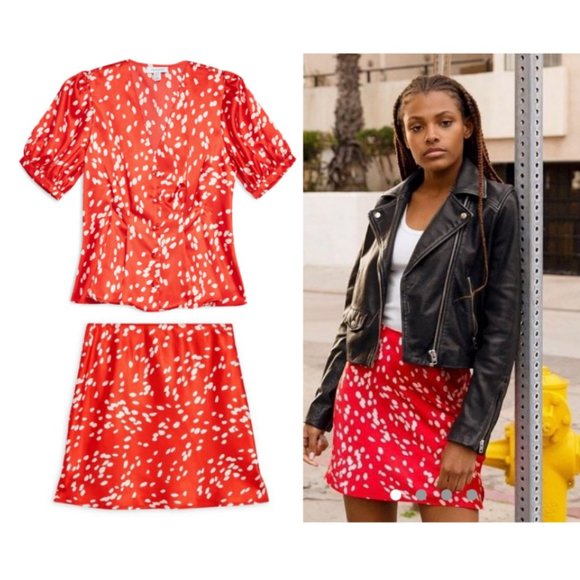 Topshop Dresses & Skirts - 2 Piece Set TopShop Dalmatian Spot Pleated V-Neck Puff Sleeve Blouse Mini Skirt